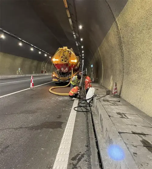 肥城隧道排水渠清淤